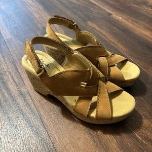 Clarks Giselle Beach Slingback Wedge Sandals 8.5 euc